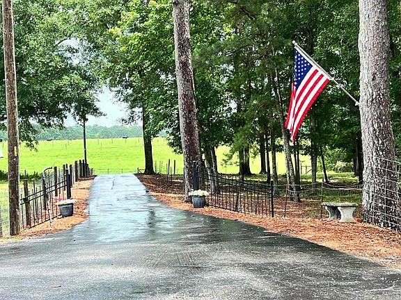 4th image of 18880 Leon Wiggins Rd