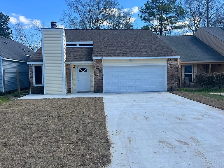 365 Highland Creek Pkwy — Photo 1