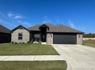10828 S 274th East Ave, Coweta, OK 74429