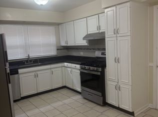 8122 N Knox Ave #1E, Skokie, IL 60076