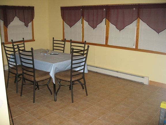 bonus room off of kitchen