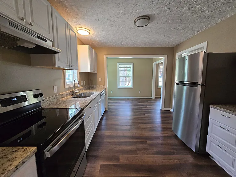 707 Miller Ave — Photo 9