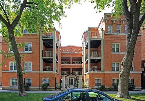 2nd image of 6922 N Greenview Ave #11267922