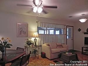 4th image of 622 Rocklyn Dr
