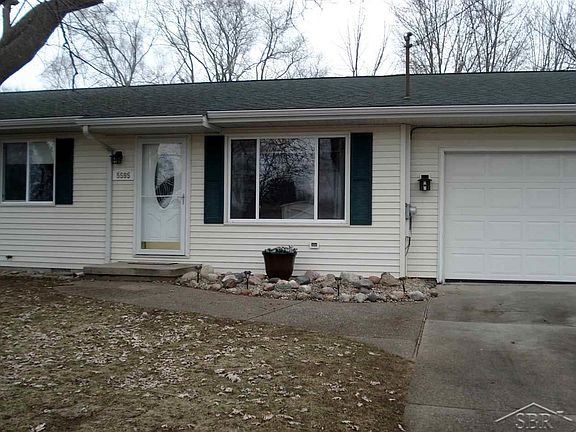 3rd image of 5595 Miriam Dr