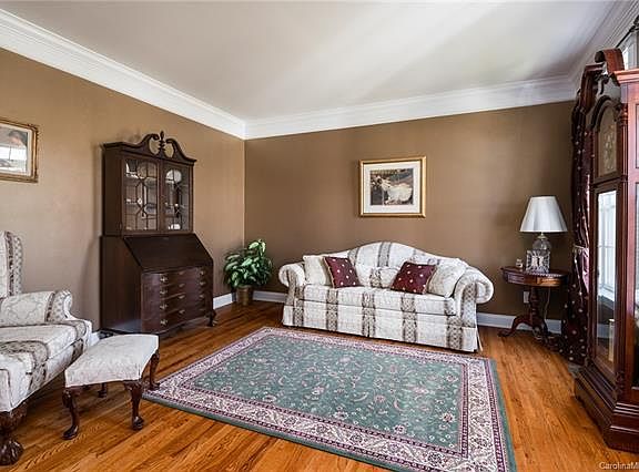 4th image of 187 Montibello Dr