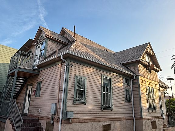 2nd image of 1805 W 12th Pl