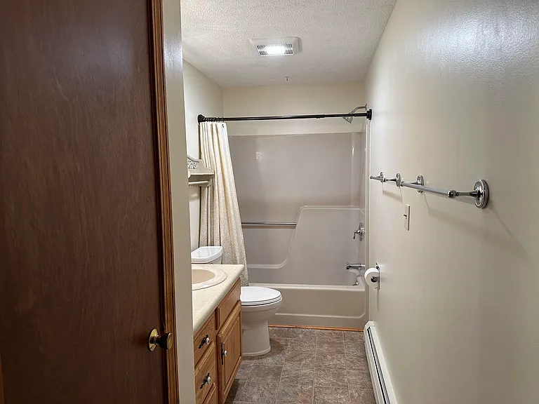 25 Charlonne St #3 — Photo 20