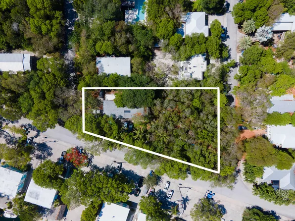 156 Monroe Dr, Plantation Key, FL 33036