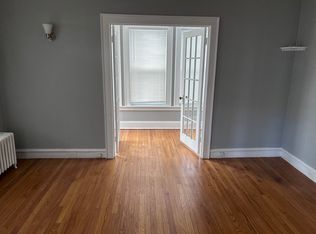 129-131 Quaker Ln S, West Hartford, CT 06119