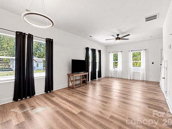 5th image of 103 Pleasant Hill St