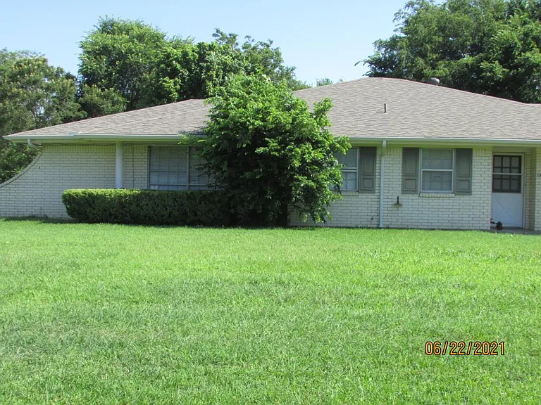1936B Ash Creek Dr S — Photo 1