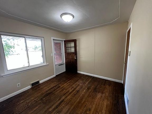 3rd image of 21 E Pitman Ave