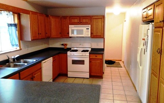 5th image of 143 Shady Ln