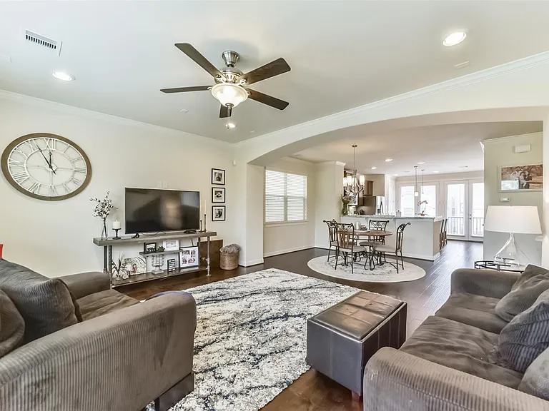 1517 Miles Oaks Pl — Photo 5
