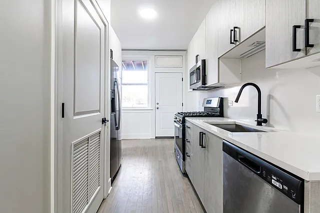 6343 N Wayne Ave #3N — Photo 4