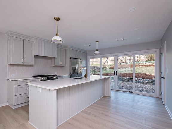 3rd image of 104 Jewell Rd