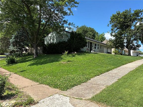 2nd image of 3528 NE 49th St