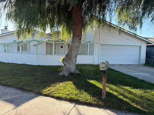 1519 Saint James Dr Photo 1
