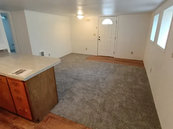 119 1/2 SE 9th St, Pendleton, OR 97801