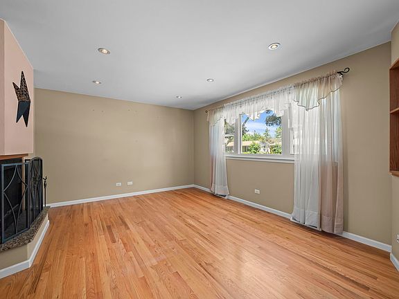 5th image of 1101 Anthony Rd