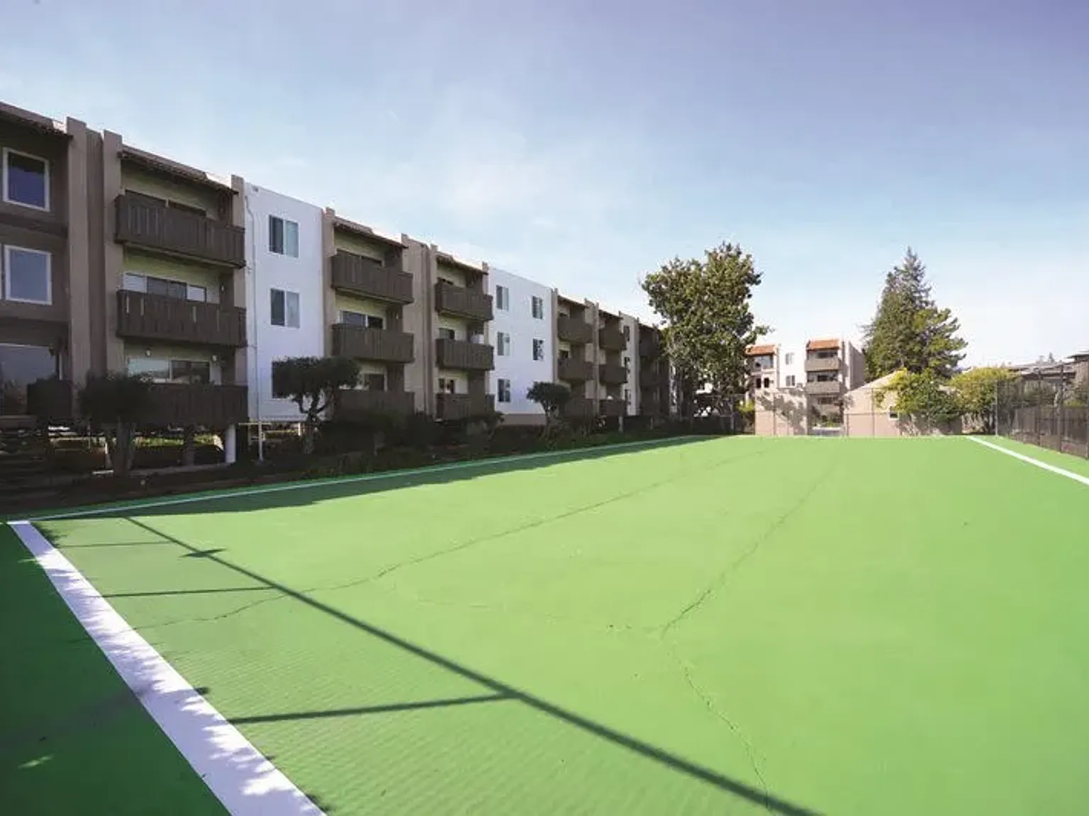 Willow Park Apartments — Photo 2