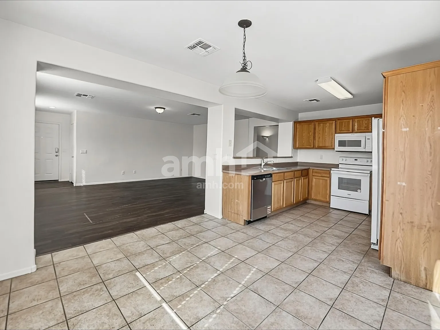 4 bed, 2.0 bath, 1460 sqft, $1,720 — Photo 4