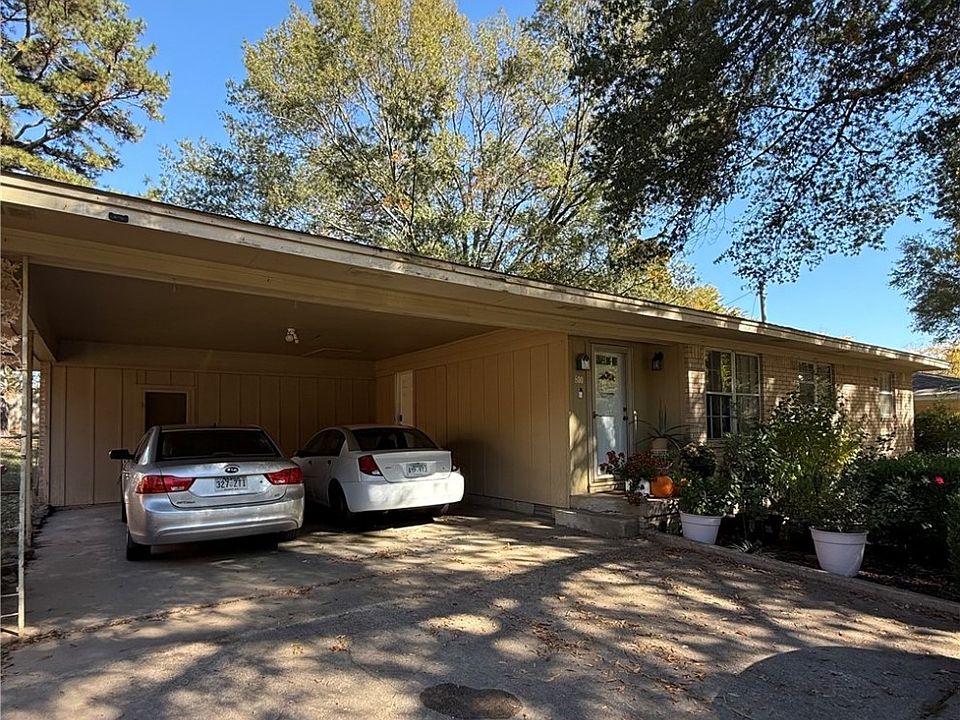 1st image of 800 W 18th Ter