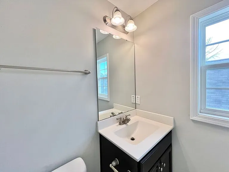 74 Griffith Pl — Photo 17