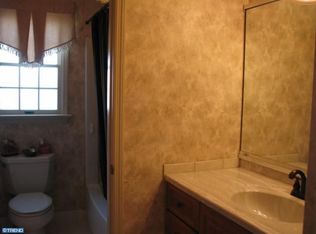 2207 Donna Ln, Pottstown, PA