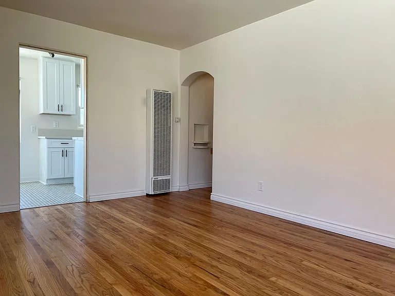 1822 Polk Ave #1822 — Photo 3