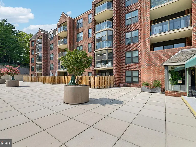 2100 Langston Blvd #207 — Photo 22