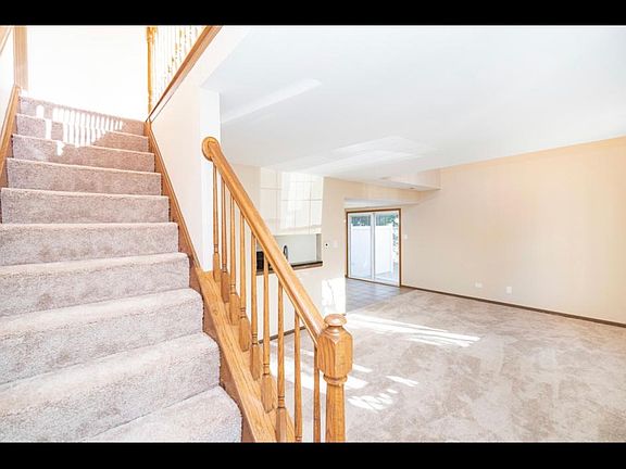 2nd image of 9340 Meadowview Dr