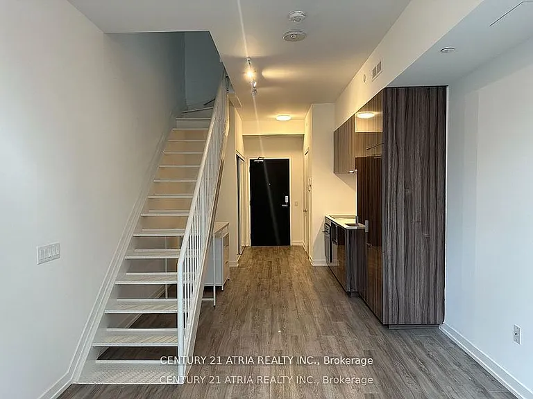 77 Shuter St #725 — Photo 13