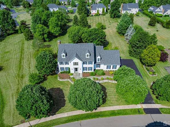 9 Hilltown Ct, Plainsboro, NJ 08536