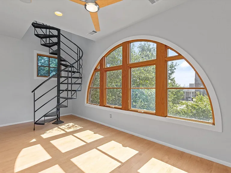 704 Arch Adams Ln — Photo 20