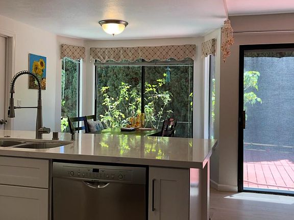 Kitchen and Breakfast area