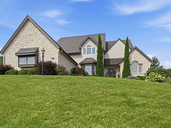 3rd image of 3751 SW Ashworth Ct