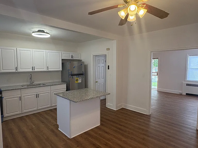 3044 Mayfield Ave — Photo 3