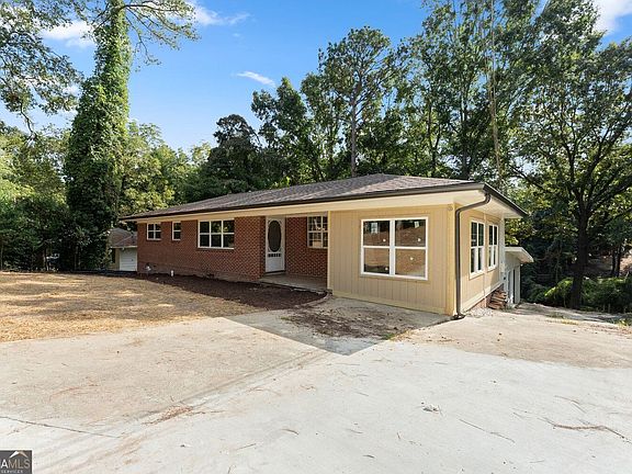 5th image of 411 Christopher Dr