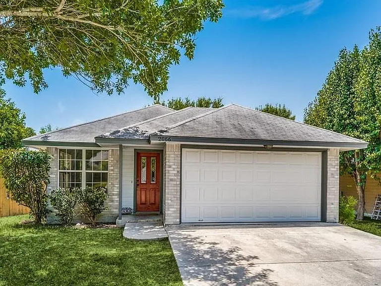 2066 Bentwood Dr — Photo 1