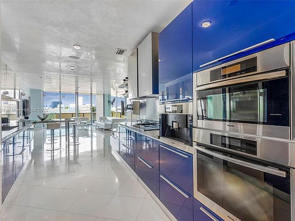 2nd image of 1455 Ocean Dr APT 511