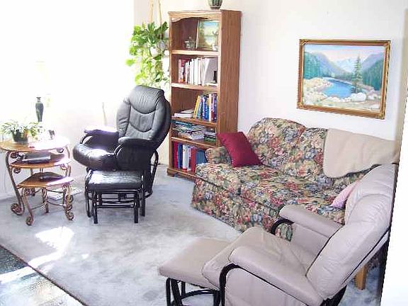 5th image of 823 N Vernon Ave