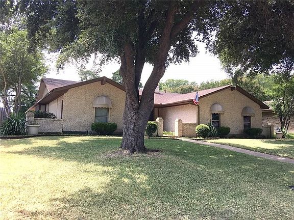 2nd image of 1223 Greenway Dr