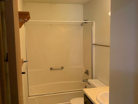 3rd image of 614 Orchard Ct #D