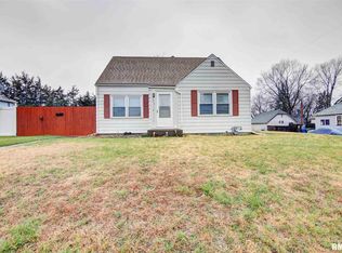 1214 S 9th St, Clinton, IA 52732