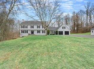 983 New Norwalk Rd, New Canaan, CT 06840