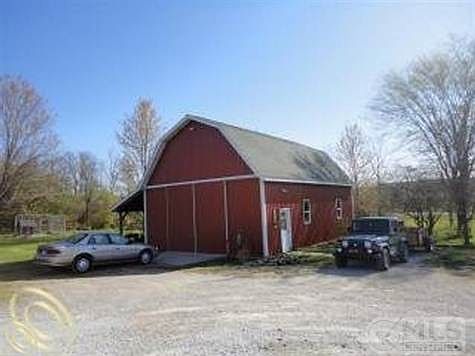 4358 Ketchum - barn.jpg