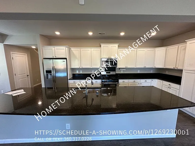 3332 Juno Ct NE — Photo 12