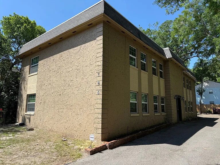726 Edgewater Dr — Photo 14